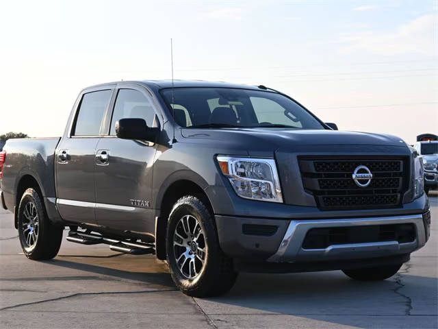 2021 Nissan Titan SV RWD photo