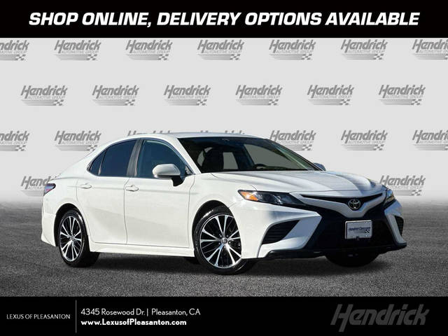 2020 Toyota Camry SE FWD photo