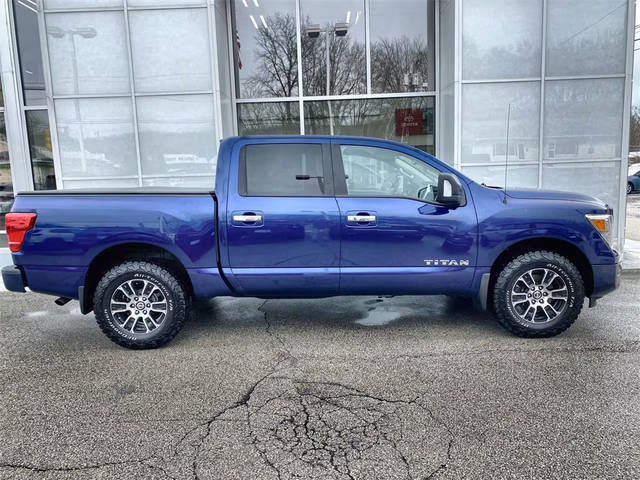 2021 Nissan Titan SV 4WD photo