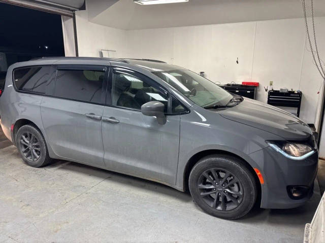 2020 Chrysler Pacifica Minivan Launch Edition AWD photo