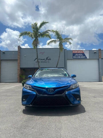 2020 Toyota Camry SE FWD photo