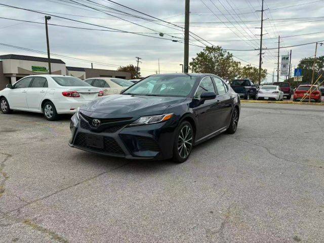 2020 Toyota Camry SE FWD photo