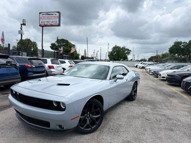 2020 Dodge Challenger SXT RWD photo