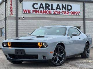 2020 Dodge Challenger SXT RWD photo