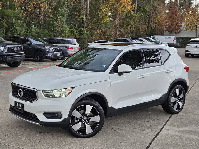 2021 Volvo XC40 Momentum AWD photo