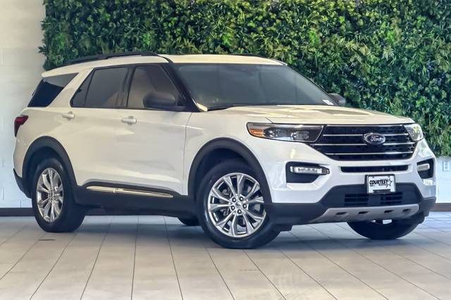 2020 Ford Explorer XLT 4WD photo