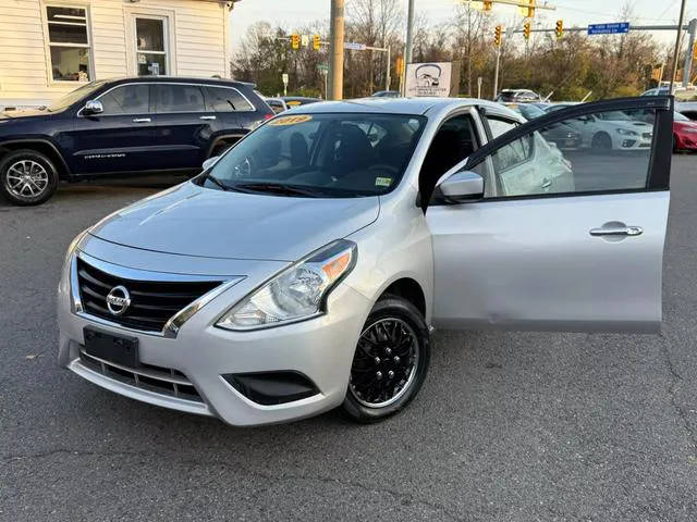 2019 Nissan Versa SV FWD photo