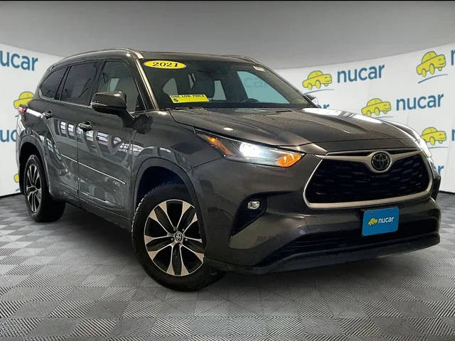 2021 Toyota Highlander XLE AWD photo