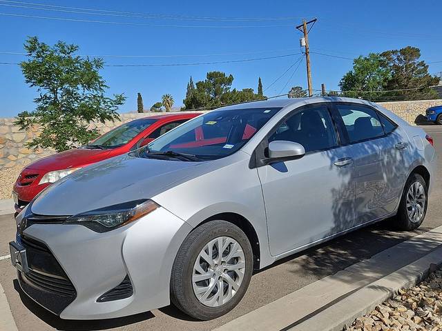 2019 Toyota Corolla LE FWD photo