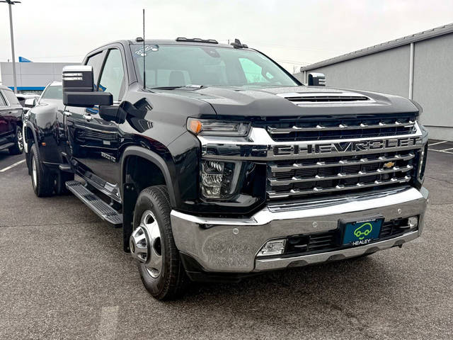 2020 Chevrolet Silverado 3500HD LTZ 4WD photo