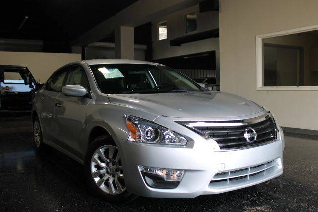 2015 Nissan Altima 2.5 S FWD photo