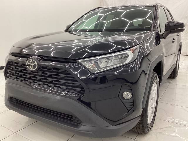 2020 Toyota RAV4 XLE FWD photo