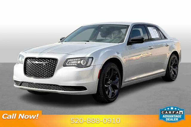 2020 Chrysler 300 Touring RWD photo