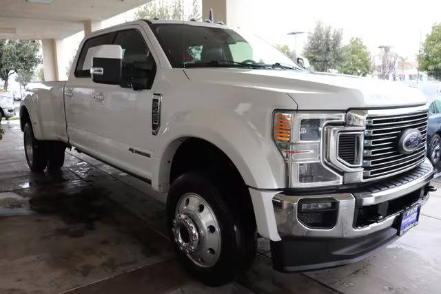 2020 Ford F-450 Super Duty LARIAT 4WD photo