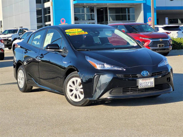 2021 Toyota Prius LE FWD photo