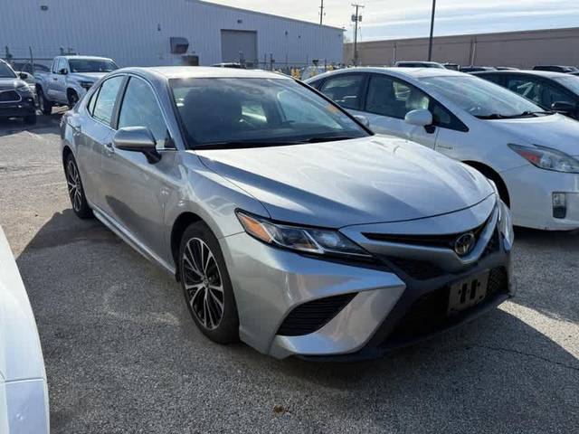 2019 Toyota Camry SE FWD photo