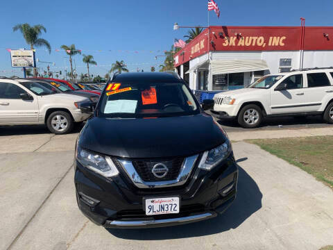 2017 Nissan Rogue SL FWD photo