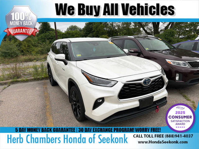 2021 Toyota Highlander Hybrid LE AWD photo