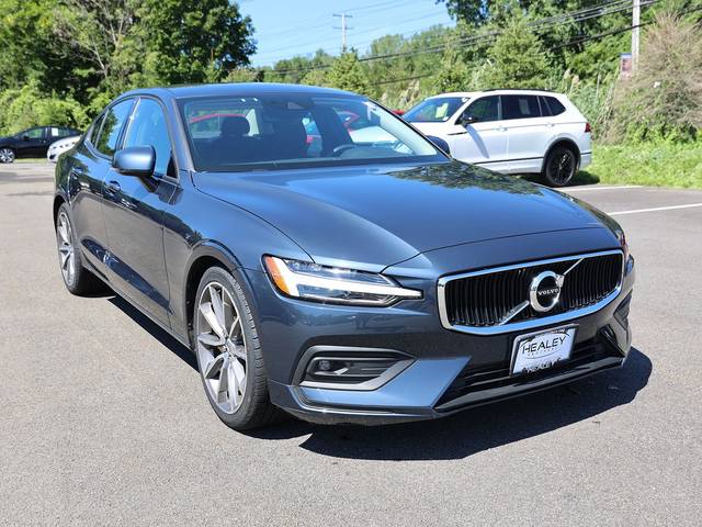 2021 Volvo S60 Momentum AWD photo