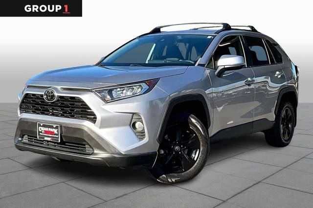 2021 Toyota RAV4 XLE FWD photo