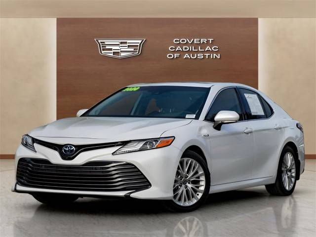 2020 Toyota Camry Hybrid XLE FWD photo