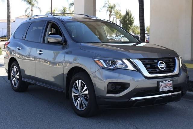 2020 Nissan Pathfinder S FWD photo