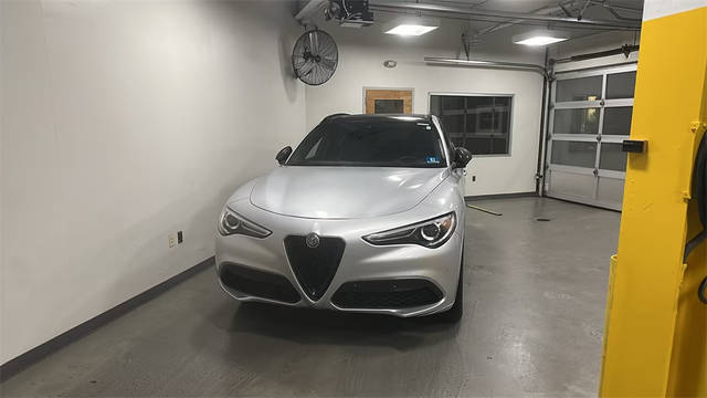 2020 Alfa Romeo Stelvio Ti Sport AWD photo