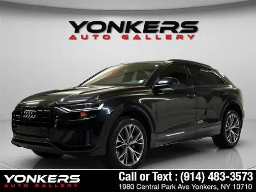 2021 Audi Q8 Premium AWD photo