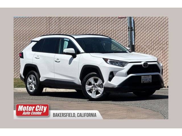 2021 Toyota RAV4 XLE FWD photo