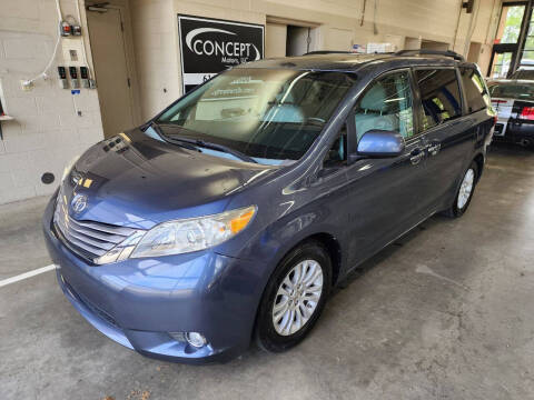 2015 Toyota Sienna XLE FWD photo