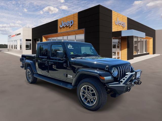 2021 Jeep Gladiator Overland 4WD photo