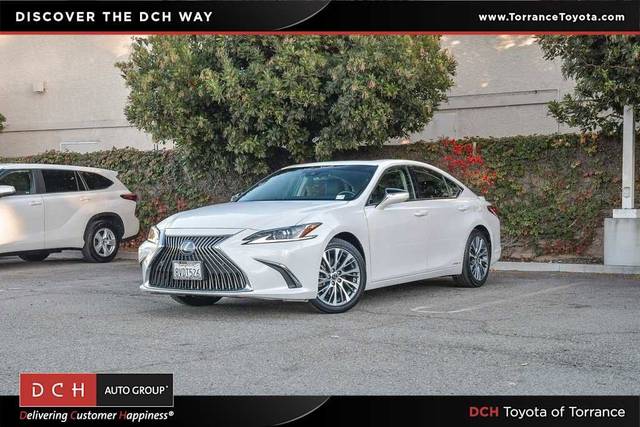 2021 Lexus ES ES 300h FWD photo