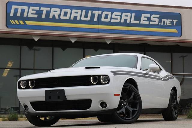 2020 Dodge Challenger SXT RWD photo