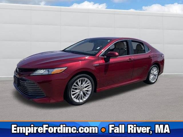 2020 Toyota Camry Hybrid XLE FWD photo
