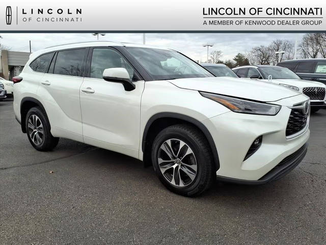 2021 Toyota Highlander XLE AWD photo