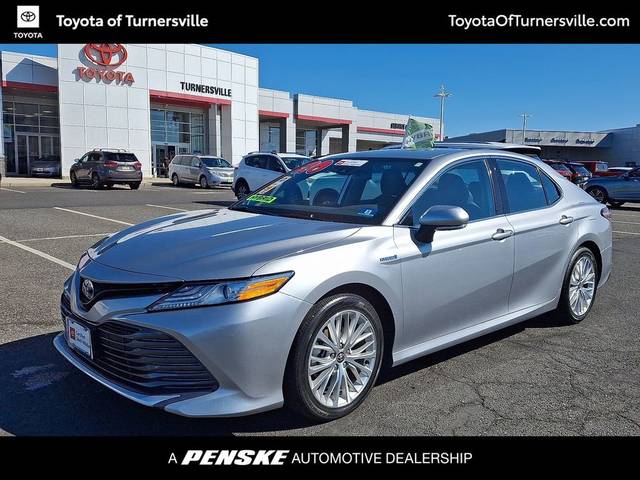 2020 Toyota Camry Hybrid XLE FWD photo