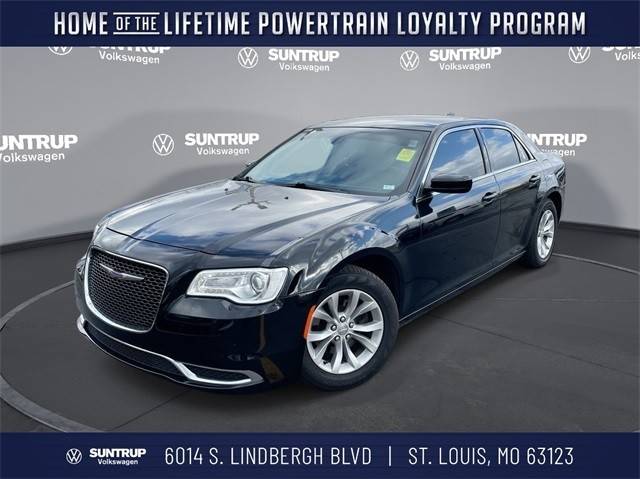 2020 Chrysler 300 Touring RWD photo