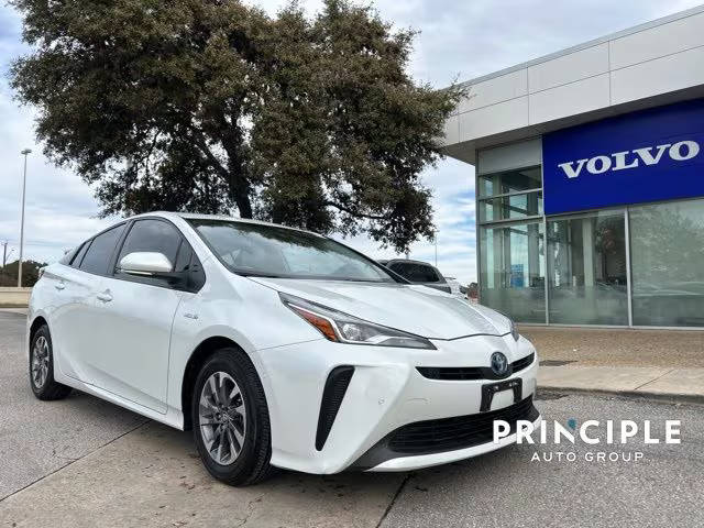 2021 Toyota Prius Limited FWD photo