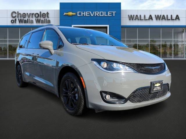 2020 Chrysler Pacifica Minivan Launch Edition AWD photo