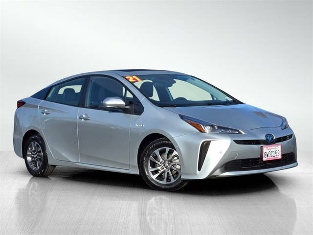 2021 Toyota Prius XLE FWD photo