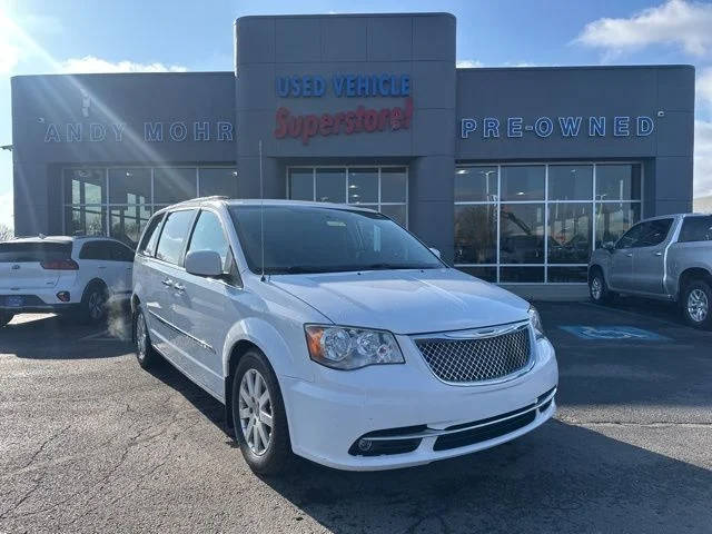 2015 Chrysler Town and Country Touring FWD photo