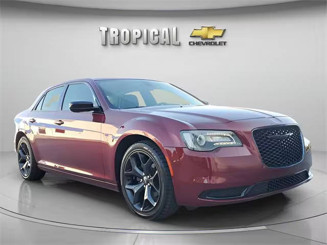 2020 Chrysler 300 Touring RWD photo