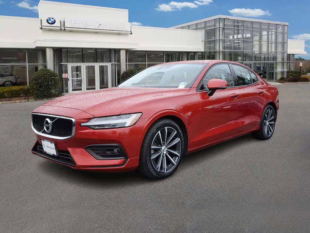 2021 Volvo S60 Momentum FWD photo