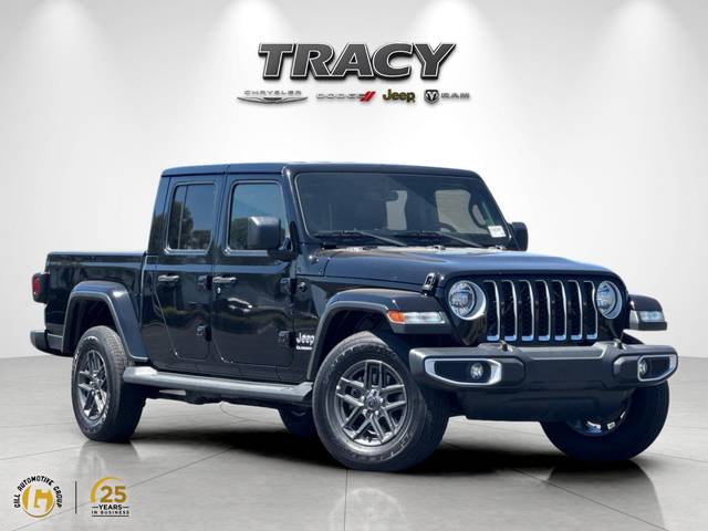 2021 Jeep Gladiator Overland 4WD photo