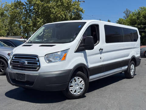 2018 Ford Transit Passenger Wagon XLT RWD photo
