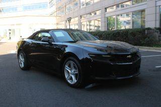 2021 Chevrolet Camaro 2LT RWD photo