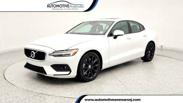 2021 Volvo S60 Momentum AWD photo