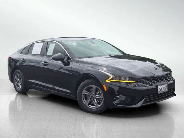 2021 Kia K5 LXS FWD photo