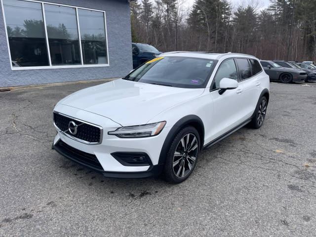 2021 Volvo V60 Cross Country  AWD photo