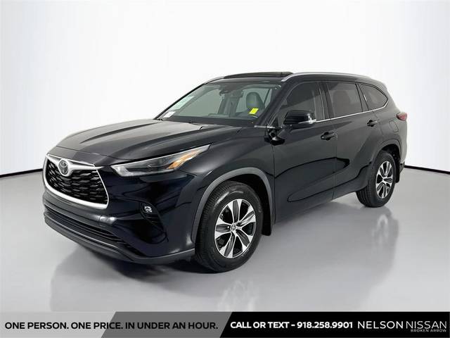 2021 Toyota Highlander XLE FWD photo